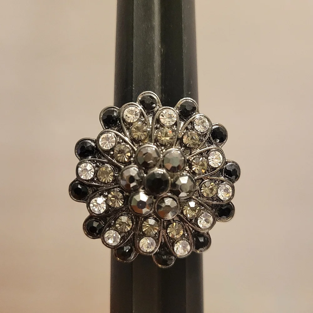 Statement Ring - Picture 4 of 4